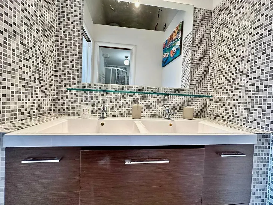 Graziosa Casa In Centro Storico Apartment Genoa Italy
